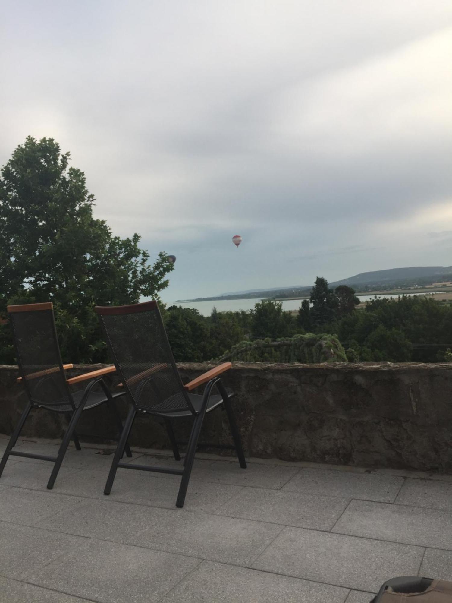 Classy Panorama Apartman Тихани Екстериор снимка
